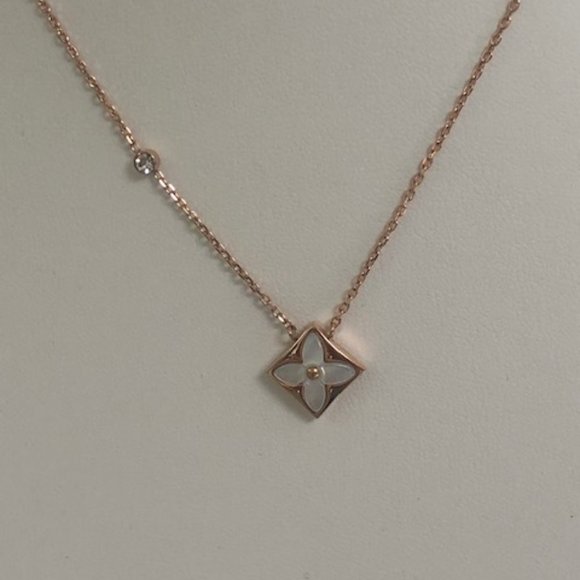 Color Blossom star pendant, pink gold and white mother-of-pearl